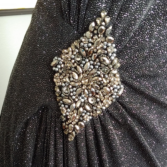 Cachet Dress - Picture 2 of 7